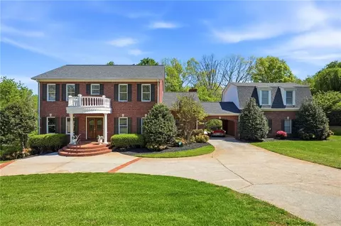 242 Cloudland Rd, Dahlonega, GA 30533