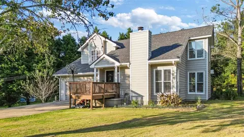 359 Scenic Ln, Auburn, GA 30011