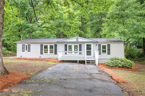 284 Luther Cir, Villa Rica, GA 30180