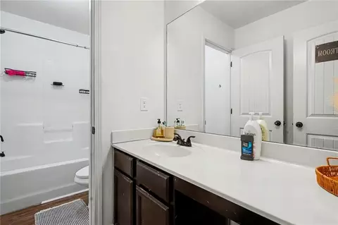 Bath - 1406 Stone Ridge Ct, Hampton, GA 30228 photo 2 of 4