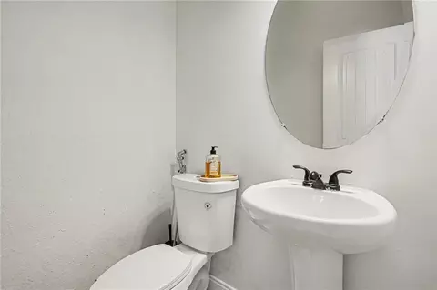 Bath - 1406 Stone Ridge Ct, Hampton, GA 30228 photo 1 of 4
