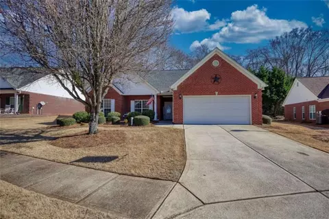 339 Crossroads Dr, Social Circle, GA 30025