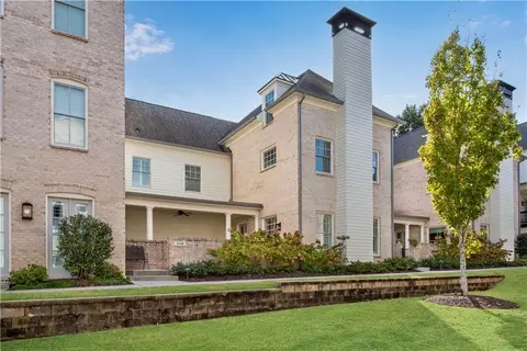 520 Clover Ct, Roswell, GA 30075