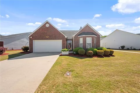 740 Jacoby Dr, Loganville, GA 30052
