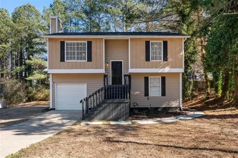5300 Forest Downs Ln, College Park, GA 30349