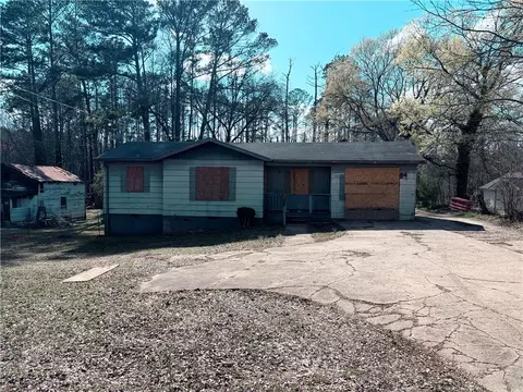 5475 Stonewall Tell Rd, Atlanta, GA 30349
