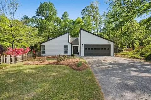 5985 Bayside Dr NW, Acworth, GA 30101