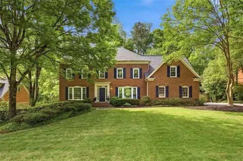 7525 S Spalding Lake Dr, Sandy Springs, GA 30350