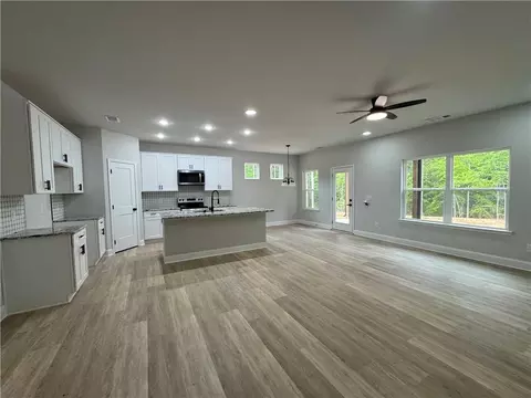 Living - 2057 N Hicks Rd, Toccoa, GA 30577 photo 2 of 2