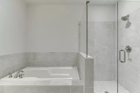 Bath - 452 Thunder Rd, Buford, GA 30518 photo 6 of 7