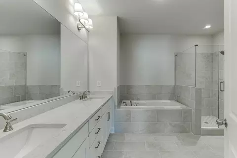 Bath - 452 Thunder Rd, Buford, GA 30518 photo 4 of 7
