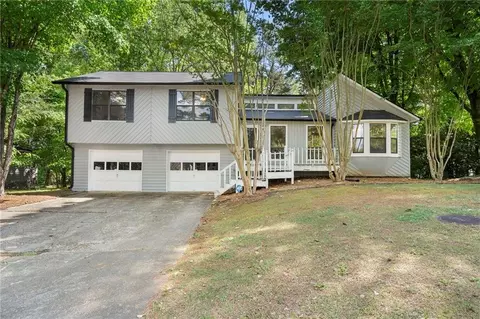1179 Midland Dr NW, Acworth, GA 30102