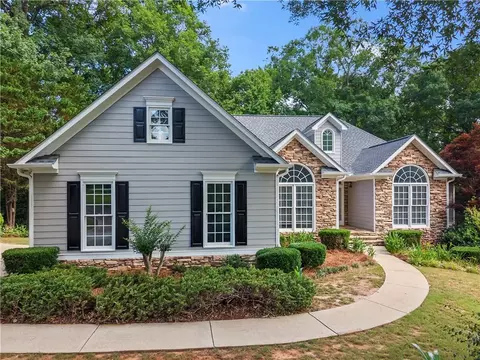 299 Heights Ln, Acworth, GA 30101