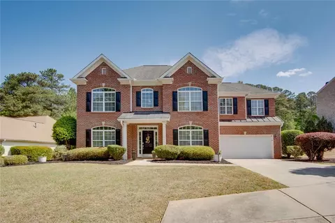 7601 The Lakes Dr, Fairburn, GA 30213