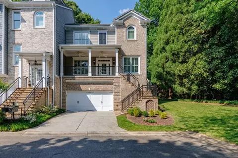 698 Royer Ct, Sandy Springs, GA 30342