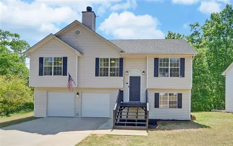 1046 Bridle Creek Dr, Flowery Branch, GA 30542
