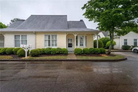145 Victoria Way, Roswell, GA 30075
