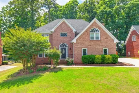 6271 Southland Forest Dr, Stone Mountain, GA 30087