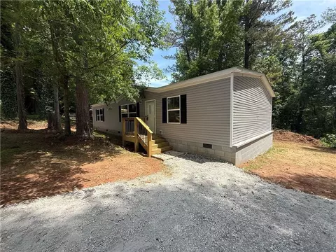 166 Evergreen Dr, Villa Rica, GA 30180