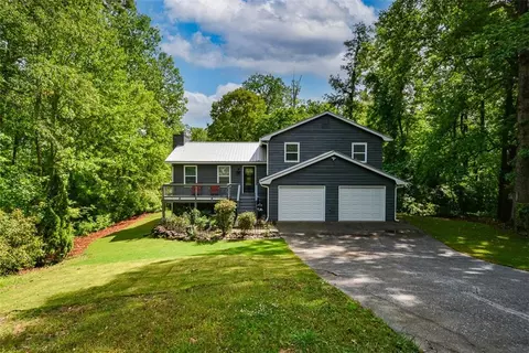 810 Hampton Ct, Woodstock, GA 30188