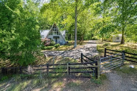Exterior - 746 Dot Rd, Bowdon, GA 30108 photo 2 of 32