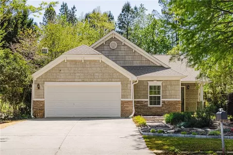 430 Autumn Creek Dr, Dallas, GA 30157