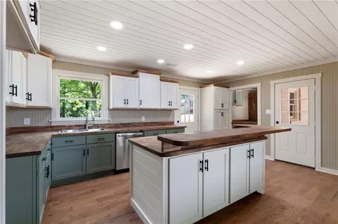 Kitchen - 31 Alabama St, Cave Spring, GA 30124 photo 3 of 5