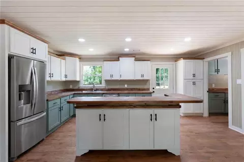 Kitchen - 31 Alabama St, Cave Spring, GA 30124 photo 2 of 5