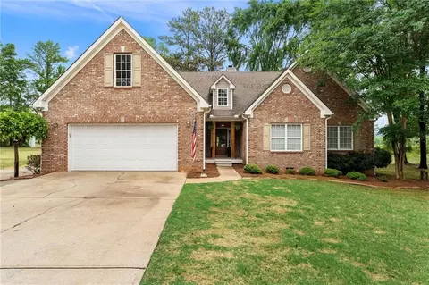 12 Grapevine Way NE, Cartersville, GA 30121