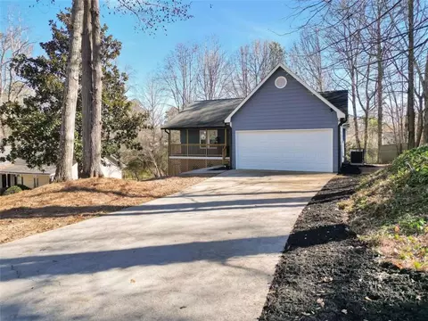 7074 Babbling Brook Dr, Jonesboro, GA 30236 photo 2