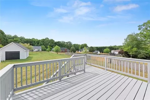 Exterior - 4570 Summerset Dr, Gainesville, GA 30507 photo 10 of 11