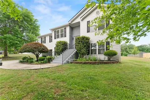 Exterior - 4570 Summerset Dr, Gainesville, GA 30507 photo 3 of 11