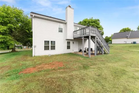 Exterior - 4570 Summerset Dr, Gainesville, GA 30507 photo 7 of 11