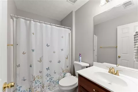 Bath - 4570 Summerset Dr, Gainesville, GA 30507 photo 1 of 6