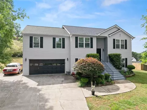 Exterior - 4570 Summerset Dr, Gainesville, GA 30507 photo 2 of 11