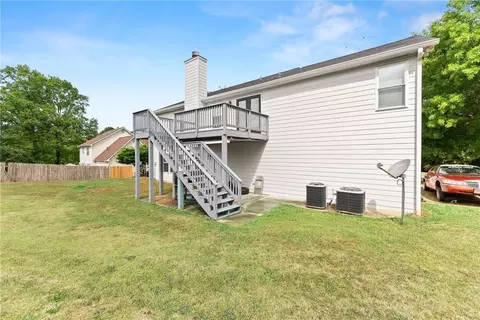 Exterior - 4570 Summerset Dr, Gainesville, GA 30507 photo 5 of 11
