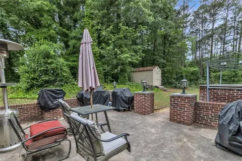 Exterior - 4086 Rex Rd, Rex, GA 30273 photo 10 of 15