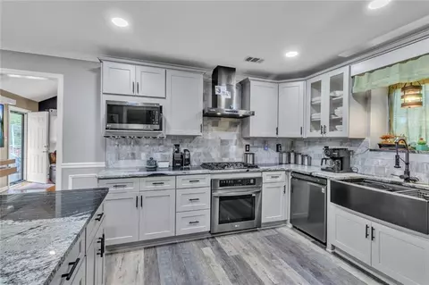 Kitchen - 4086 Rex Rd, Rex, GA 30273 photo 7 of 10