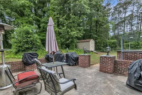 Exterior - 4086 Rex Rd, Rex, GA 30273 photo 11 of 16