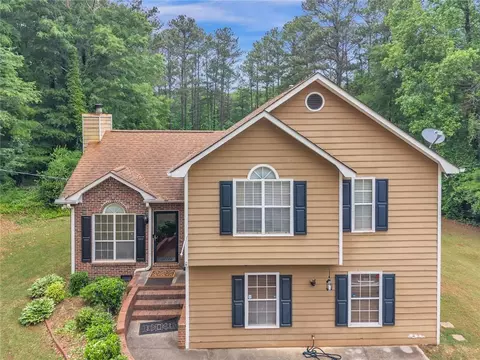 Exterior - 4086 Rex Rd, Rex, GA 30273 photo 3 of 16