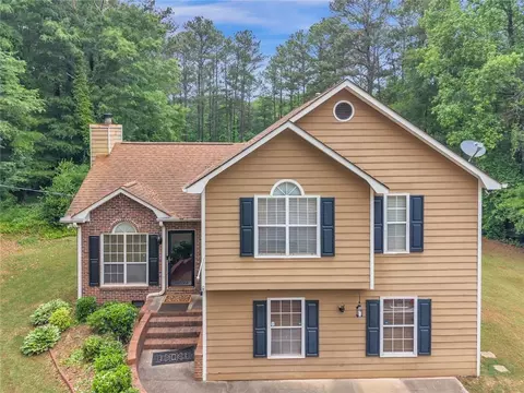 Exterior - 4086 Rex Rd, Rex, GA 30273 photo 4 of 16