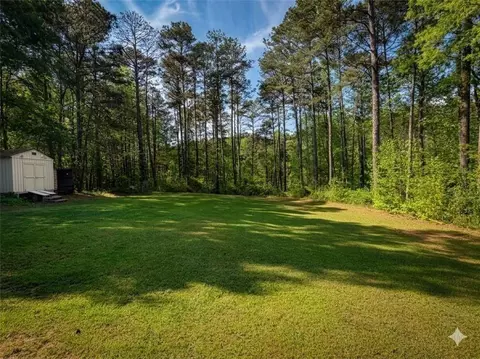 Exterior - 4086 Rex Rd, Rex, GA 30273 photo 2 of 15