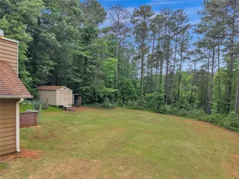 Exterior - 4086 Rex Rd, Rex, GA 30273 photo 8 of 15