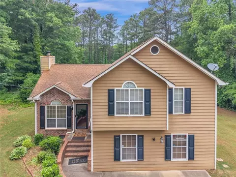 Exterior - 4086 Rex Rd, Rex, GA 30273 photo 4 of 15