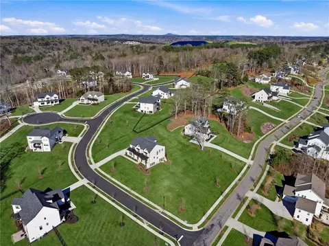 17105 River Overlook Dr, Roswell, GA 30075