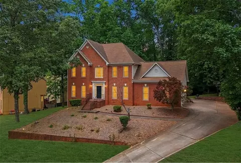 1952 Skidmore Cir, Lawrenceville, GA 30044