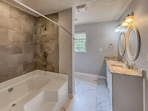 Bath - 4475 Emory Dr, Sugar Hill, GA 30518 photo 2 of 4