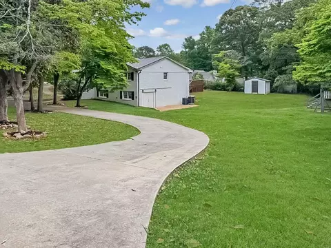 4475 Emory Dr, Sugar Hill, GA 30518