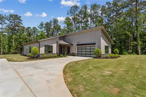 193 Laura Lake Rd, Marietta, GA 30066