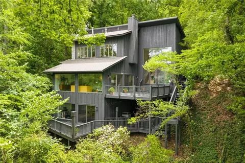 225 River North Dr, Atlanta, GA 30328